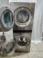 Single Unit Front Load LG WashTower™ with Center Control™ 4.5 cu. ft. Washer and 7.4 cu. ft. Electric Dryer - Image 2