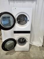 Compact Single Unit LG WashTower™ with Center Control™ 2.4 cu.ft. Front Load Washer and 4.2 cu.ft. Electric Ventless HeatPump™ Dryer - Image 2